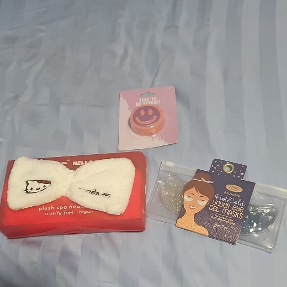 Hello Kitty White Plush Headband, Gel Mask and Shower...